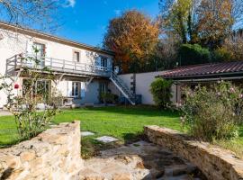 Gîte La Combe Verte, Hotel in Claveyson