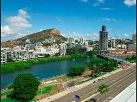 Paradise on Palmer-City Stadium Ferry&Strand in Townsville