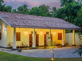 Green Hideaway - Villa with Private Pool, 8 mins to Galle Fort, hotel em Galle
