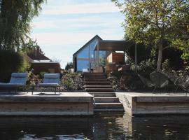 Luxus Vendégház a Szigetköz szívében, hotel in Dunasziget