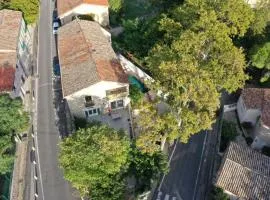 Bardelours 2 Charming apartment with terrace in the heart of the villag