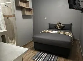 Gnostes Lodge Vosloorus