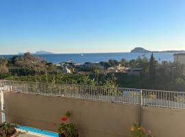 Tito Livio apartment vista mozzafiato، فندق في بوتسولي