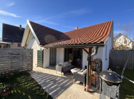 Holiday Home Leibnitz # Zentral & Ruhig für Paare, Familien & Gruppen, hotel in Leibnitz