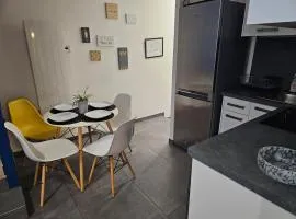 Les Âmes Heureuses by La Clé des Expos in Paris