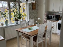 Lägenhet i sekelskifteshus – hotel w mieście Härnösand