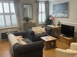 Gull House - A stylish townhouse in Poole Old Town