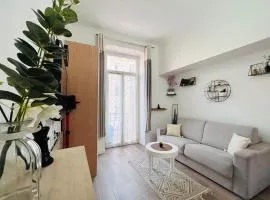 Charmant Studio Rénové en Plein Centre de Nice
