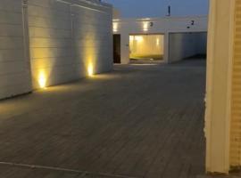 شاليه داله العماريه2 بالكامل لك وأجواء ممتعه, hotel en Al ‘Ammārīyah