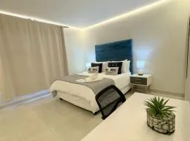 Ocean Whisper Room 6 minutes away from the beach