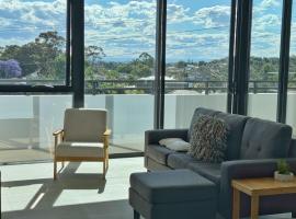 Luxury 2BR Stay near Olympic Park Parramatta FREE Parking, Hotel in Sydney