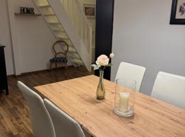 Schöne Wohnung mit Aussicht, ξενοδοχείο σε Oettingen in Bayern