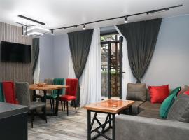 Twin sisters cottages with amazing views of nature, hotel in Dilijan