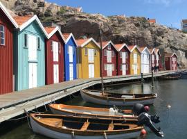 Nyare lägenhet på Smögen, nära allt, hotel in Smögen