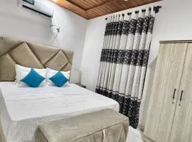 Apartment B W Kitchen 5 Mins Beach 20 Mins Airport