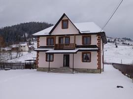 Гірська Домівка, hotel em Volosyanka