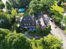 Chateau Murdock Gite, holiday rental in Saguenay