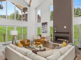 Ski-In Ski-Out Escape with Mountain Views in Snowm, hotel in Snowmass Village