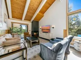 Stylish 4-Bedroom Lakeside Home with Decks