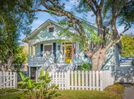 Summerwind - Heated Pool, 3 Baths, 3 Blocks to Beach