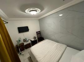 Luxury Villa AC Ensuite Room 8 ที่พักในลิมเบ