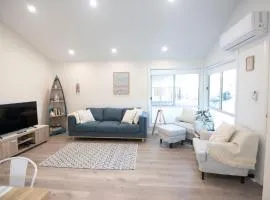 Tranquil 3-Bed Home Pet-friendly Retreat with Community Pool