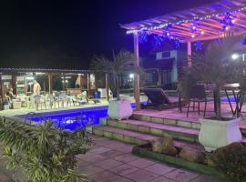 Casa 11 Condomínio Completo 4qts, hotel in Gravatá