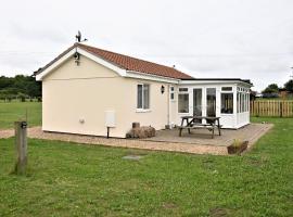 Orchard Farm Cottage, hotel i Barnby