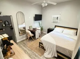 Cozy Guest house near FSU Trails and the airport