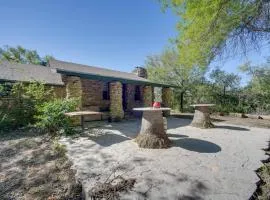 6 Mi to Laughlin AFB Cozy Studio with Private Yard