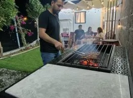 Private Chalet with Pool & Breakfast شاليه خاص مع مسبح و إفطار