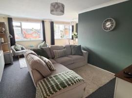 Meriden Apartment Retreat - Sleeps 7 - Near Nec, hotel in Meriden