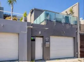 Urban Oasis Penthouse-Jacuzzi!