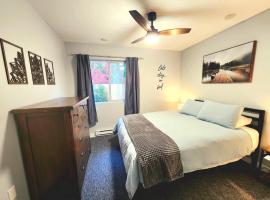 Modern 2BR SPA Retreat, hotel in Shawnigan Lake