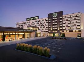 Sheraton Laval Hotel, khách sạn ở Laval