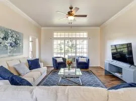 Less Than 1 Mi to Oak Tree National Cozy Getaway!