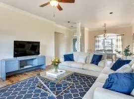 Less Than 1 Mi to Oak Tree National Cozy Getaway!