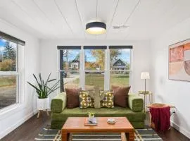 Sunset Haven Dog-friendly Home Near Trails and Lake