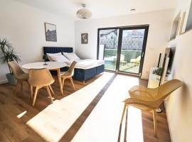 Blue Alpine Nest, Hotel in Komenda