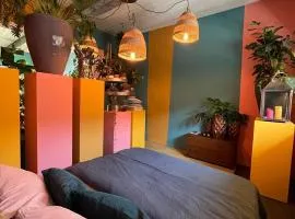 Plantkot, a cozy apartment full of plants of tinykot