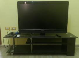 شقة جميلة فى العبور الحى التاسع مكيفه بالكامل وفيو حديقة, μέρος για να μείνετε σε Obour