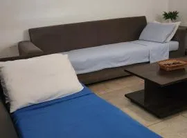 Sala en Casa Familiar para 2 personas