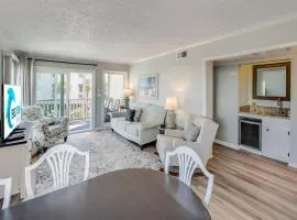 Ocean View 3BRPelicans WatchPoolSteps to Beach!