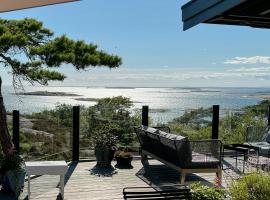 Fantastic Cabin With View Over Ytre Oslofjord, hotel in Gressvik