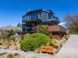 Tranquil Tekapo Stay Near Lake With Mountain Views