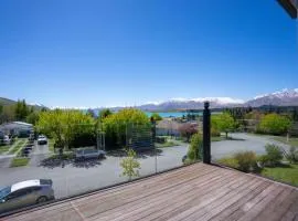 Tranquil Tekapo Stay Near Lake With Mountain Views