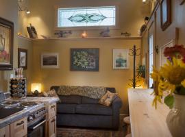 Rush River Cottage & Gardens, Hotel in Ellsworth