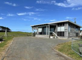 The Shores Lakefront Retreat, hotel in Omamari