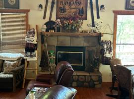 Flanagans Landing, 3 bed 2 bath, hotel en Cookson