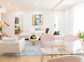 Grand 4-Bedroom - Brand New - Free parking and Patio